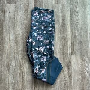 Wunder Under Scallop Crop II Leggings Frosted Rose Multi / Melanite Size 8